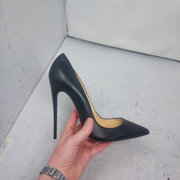 CHRISTIAN LOUBOUTIN So Kate Black Leather Pump - Picture 3 of 11